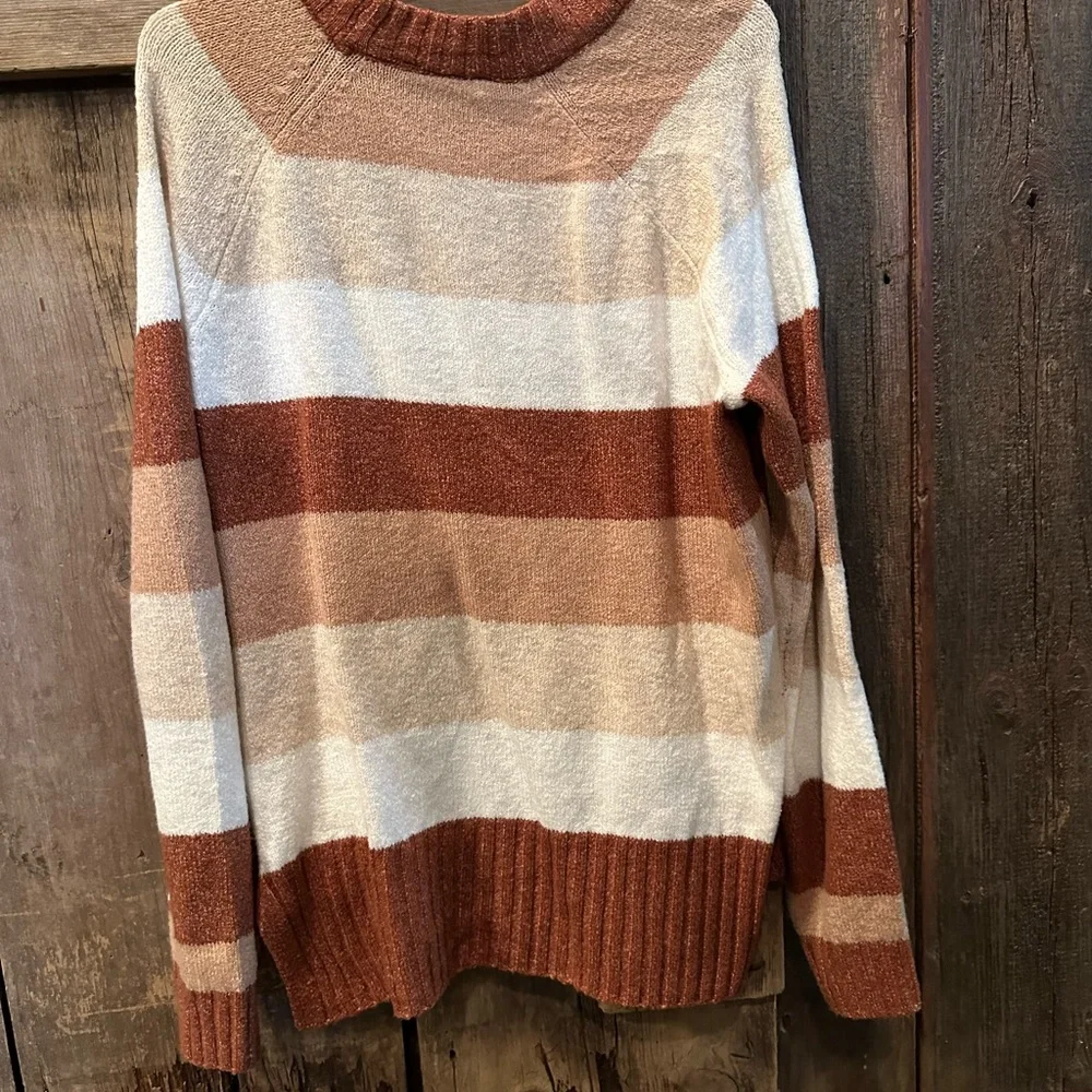Sweater - Picture 2 of 3